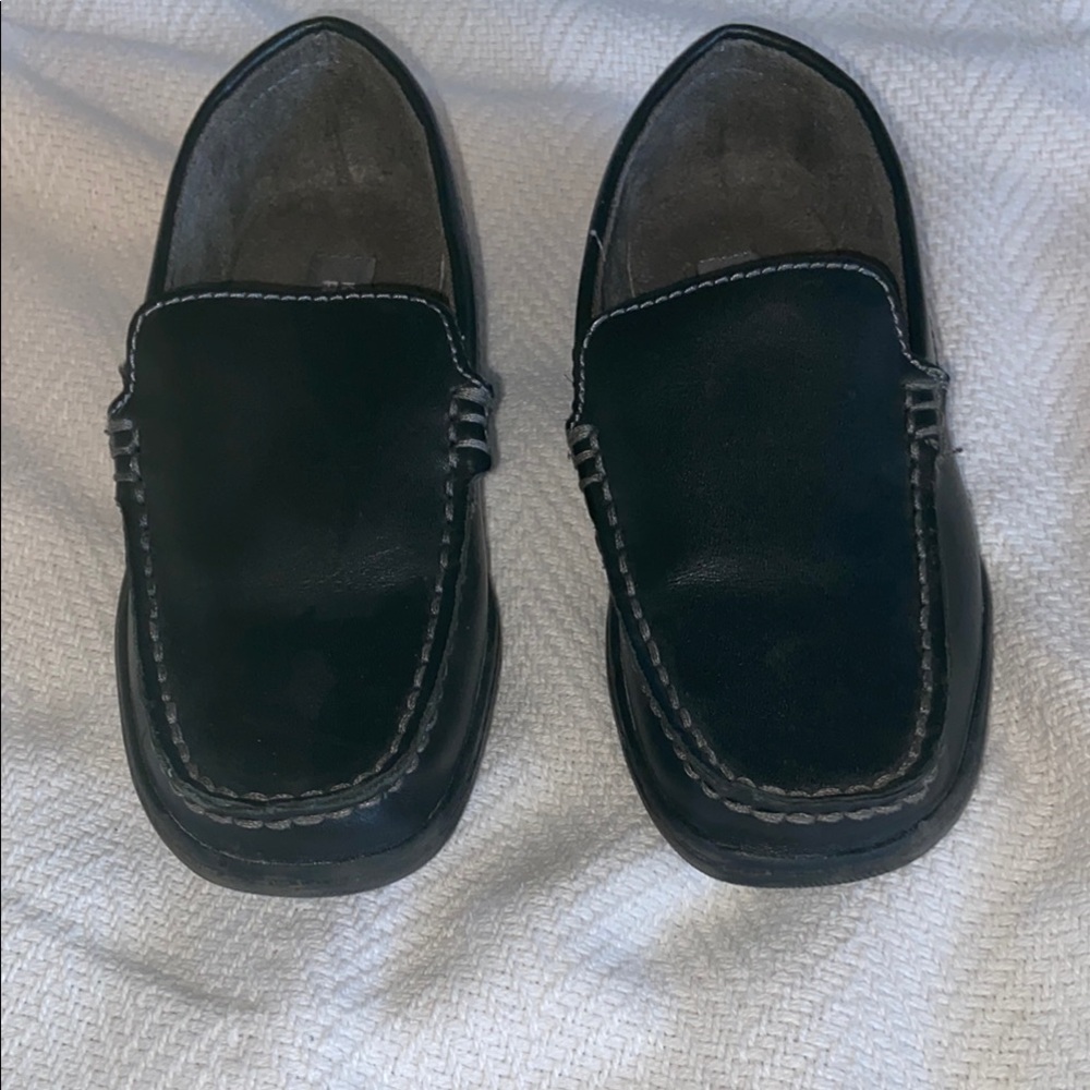 Kenneth Cole Black Slip-On Loafers